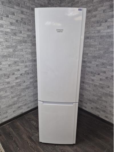 Холодильник HOTPOINT-ARISTON HBM 1201.4 F Холодильник HOTPOINT-ARISTON HBM 1201.4 F